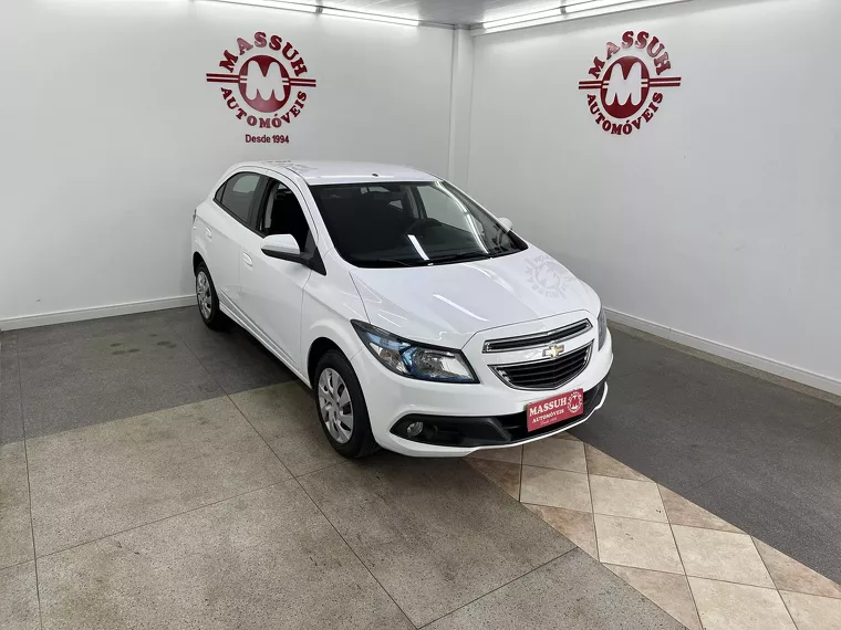 Chevrolet Onix Branco 4