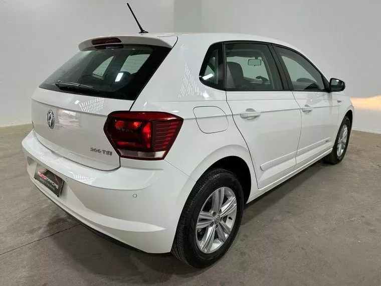 Volkswagen Polo Hatch Branco 18