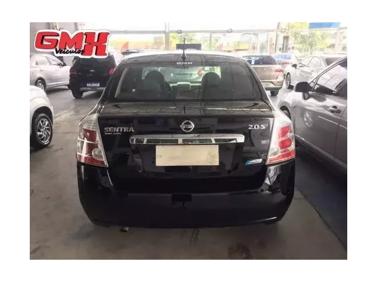 Nissan Sentra Preto 8