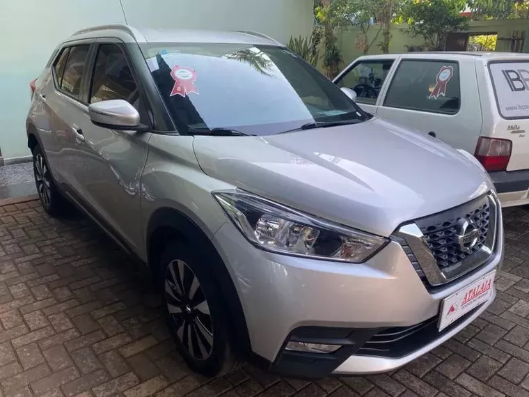 Nissan Kicks Prata 9