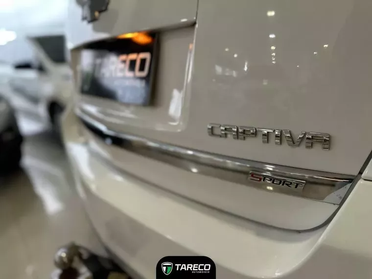 Chevrolet Captiva Branco 9