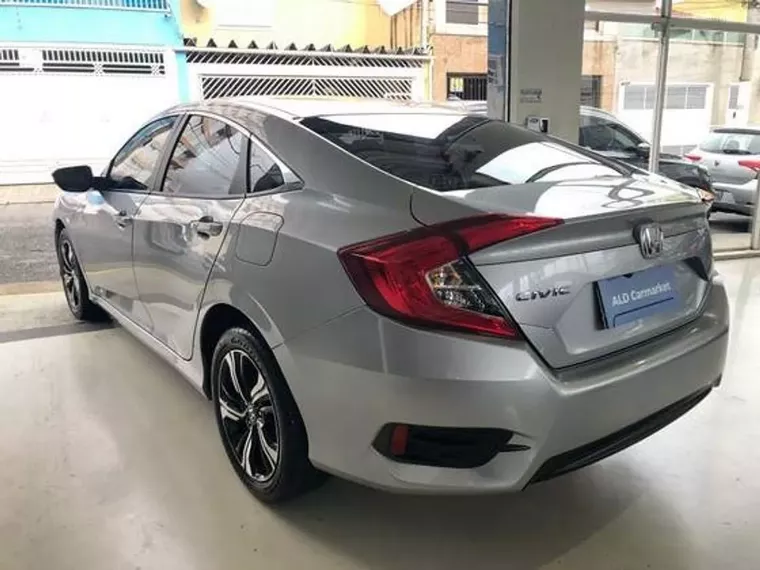 Honda Civic Prata 3