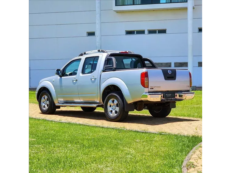 Nissan Frontier Prata 2