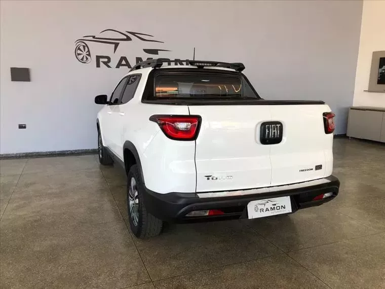 Fiat Toro Branco 7