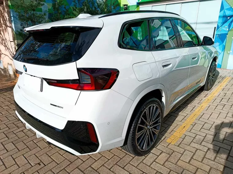 BMW X1 Branco 10