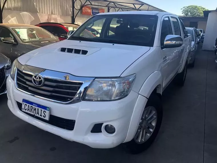 Toyota Hilux Branco 1