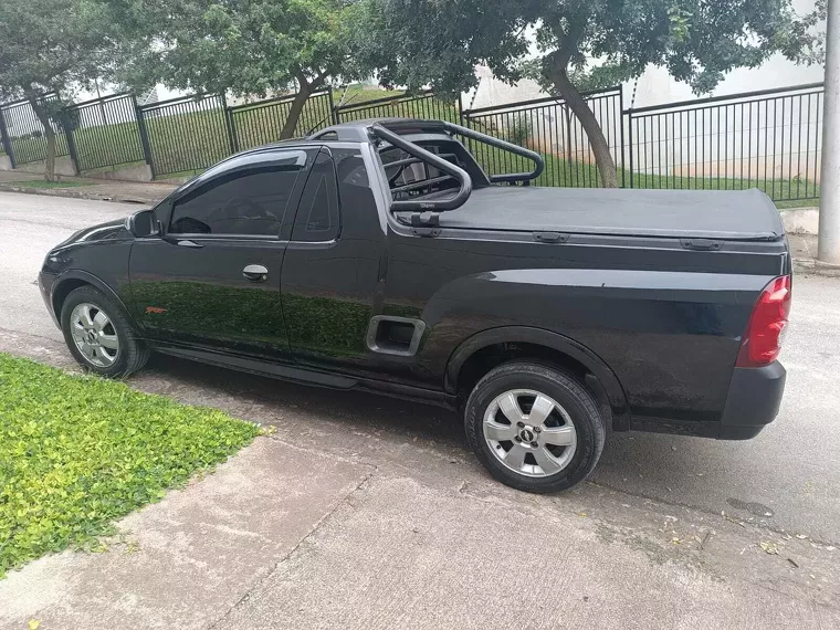 Chevrolet Montana Preto 5