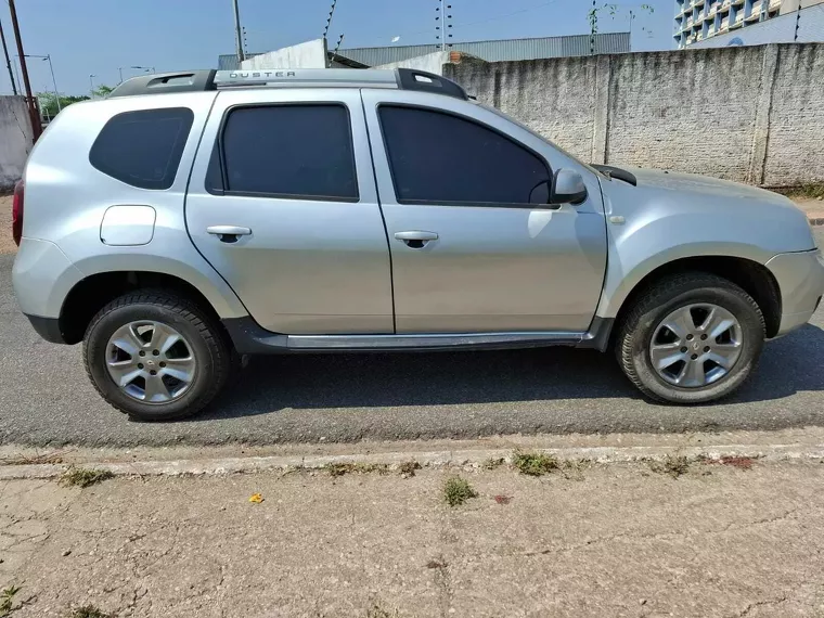 Renault Duster Prata 11