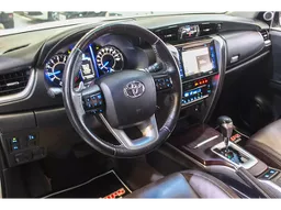 Toyota Hilux SW4