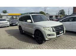 Mitsubishi Pajero Full