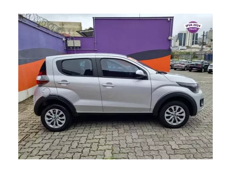 Fiat Mobi Prata 4