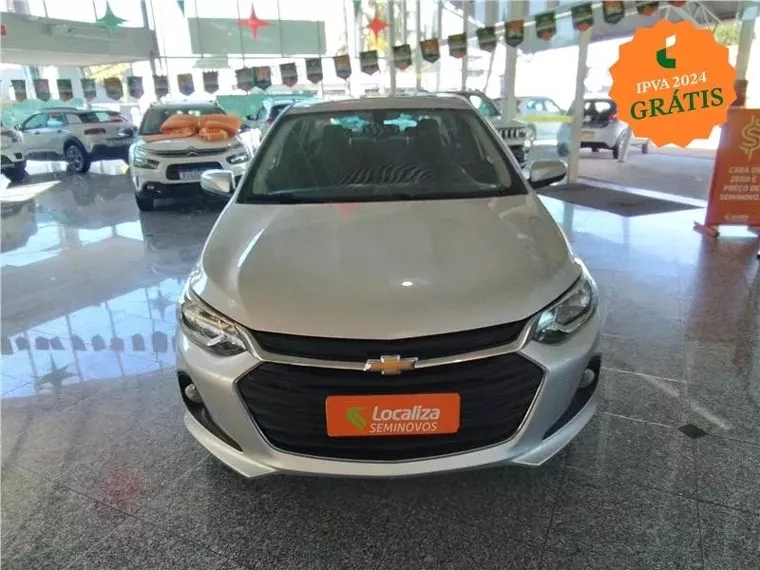 Chevrolet Onix Prata 7