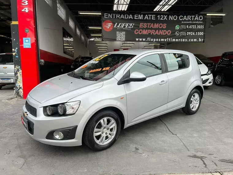 Chevrolet Sonic Prata 8