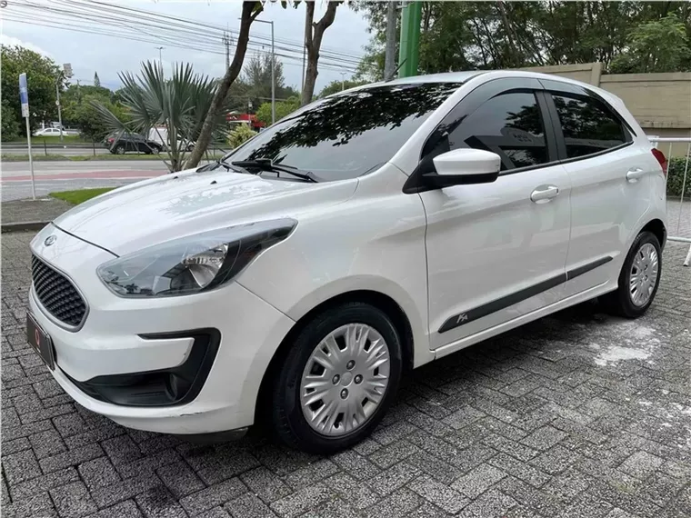 Ford KA Branco 10