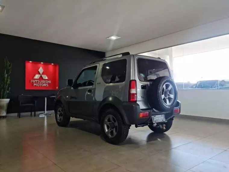 Suzuki Jimny Cinza 5