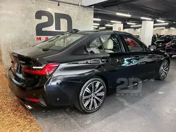 BMW 320i