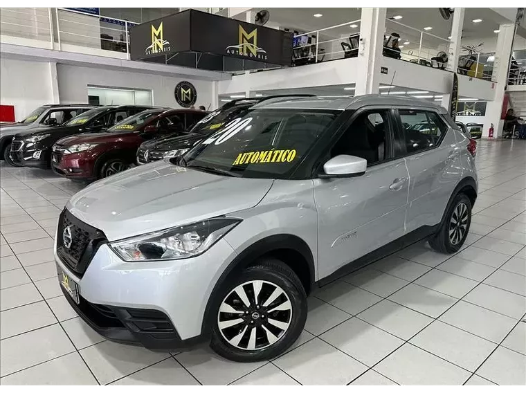 Nissan Kicks Prata 2