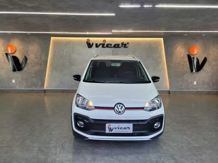 Volkswagen UP Branco 16