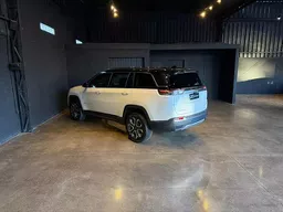 Jeep Commander