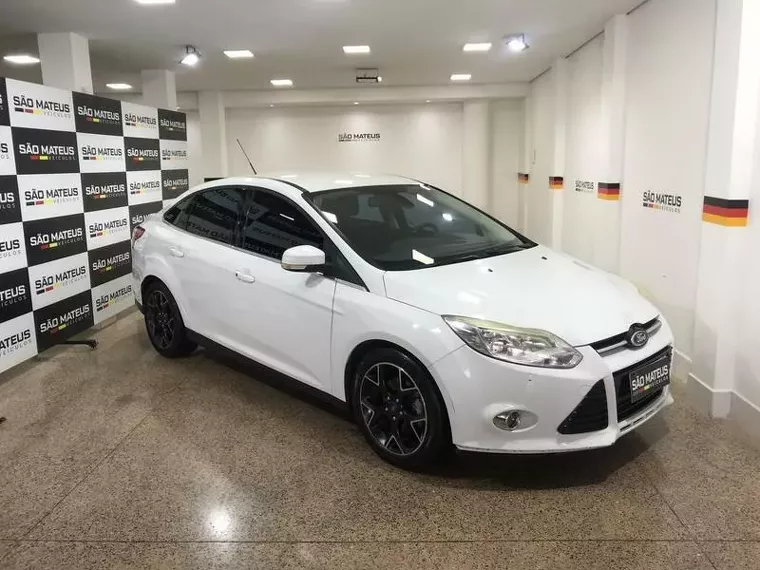 Ford Focus Branco 1