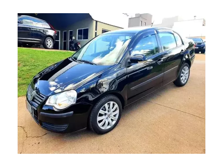 Volkswagen Polo Sedan Preto 8