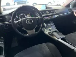 Lexus CT200H