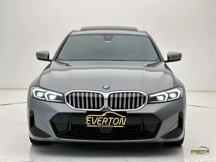 BMW 320i Cinza 10