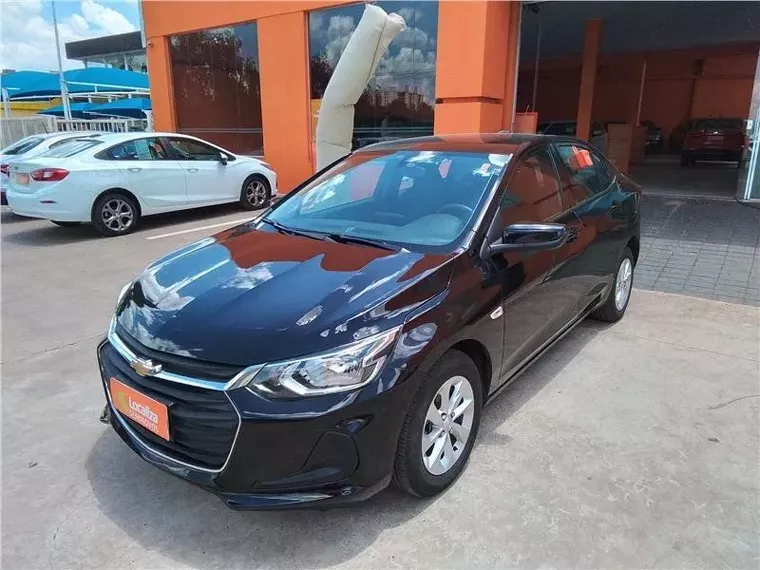 Chevrolet Onix Preto 4