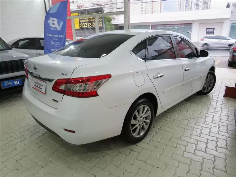 Nissan Sentra Branco 1