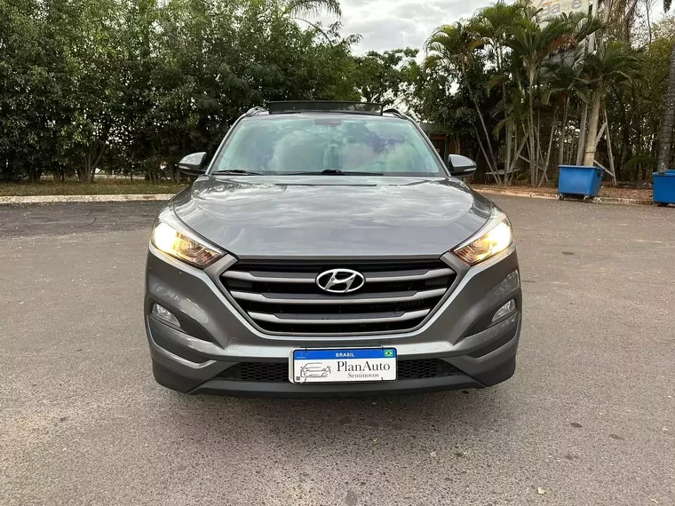 Hyundai Tucson Cinza 2