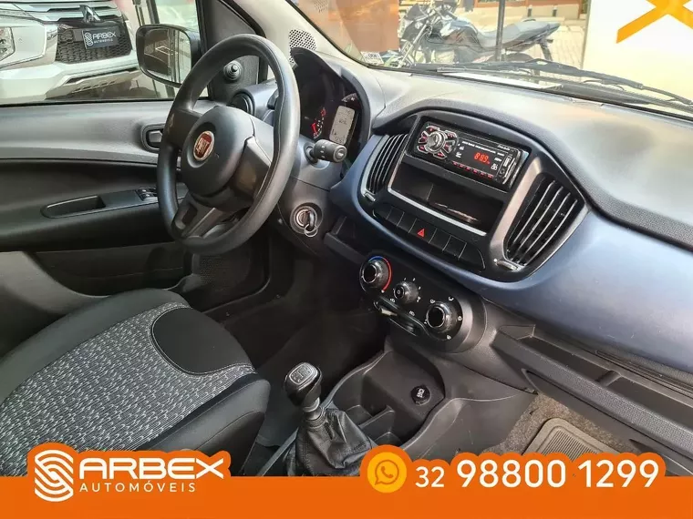 Fiat Uno Branco 18