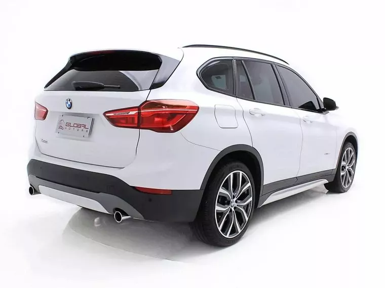 BMW X1 Branco 15