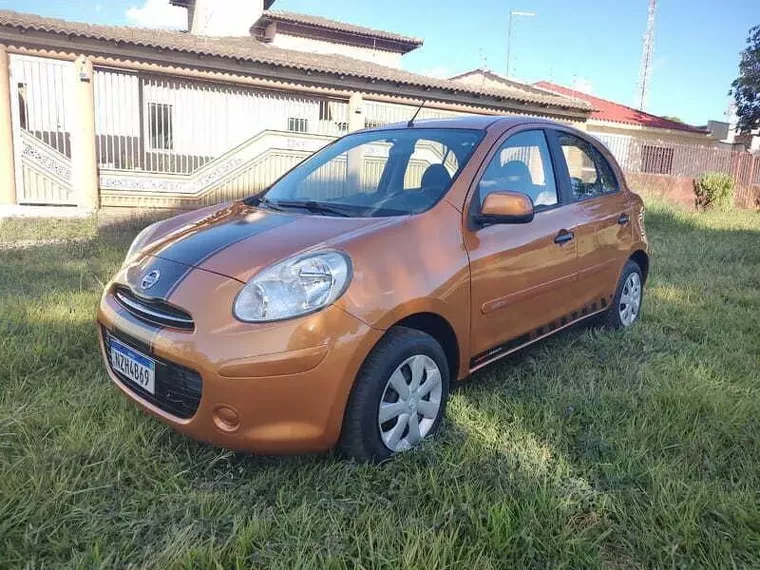 Nissan March Laranja 1