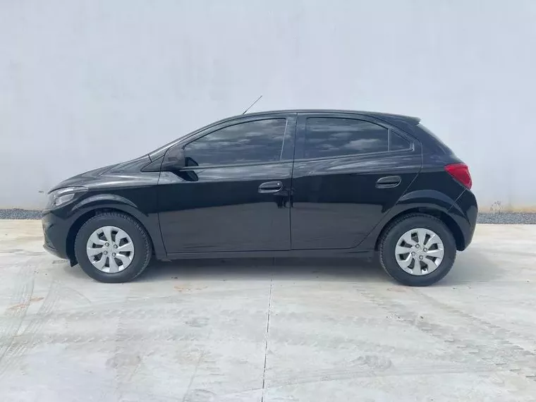 Chevrolet Onix Preto 2