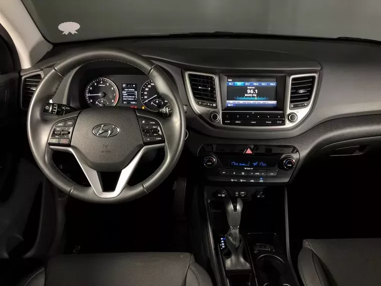 Hyundai Tucson Prata 13