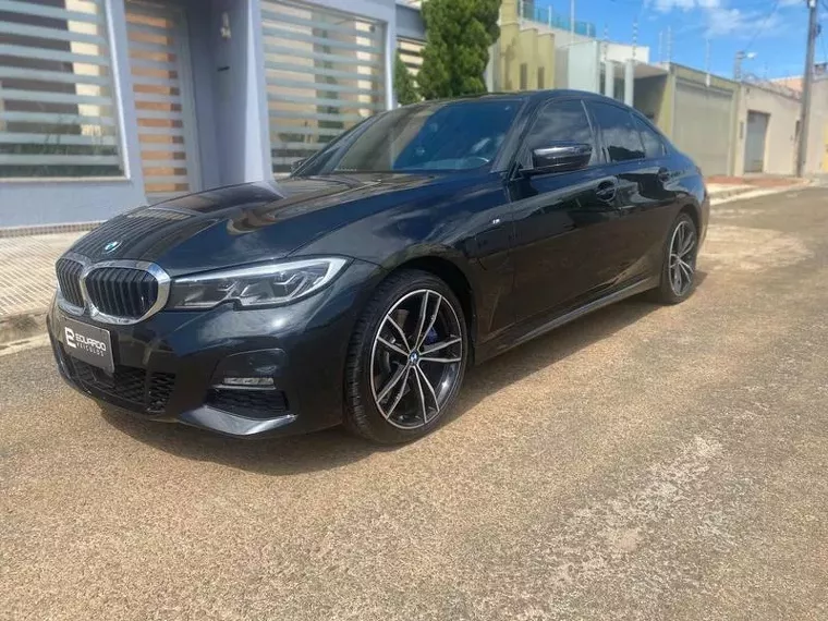 BMW 330e Preto 10