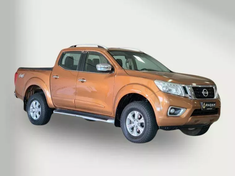 Nissan Frontier Laranja 1