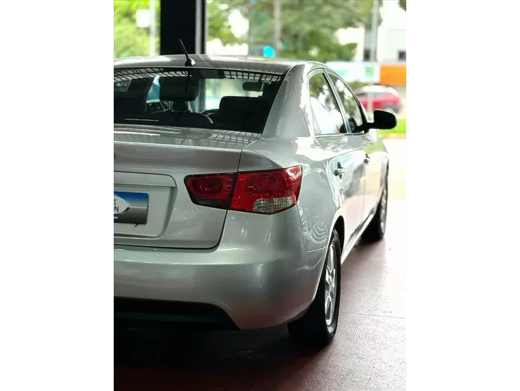 KIA Cerato Prata 6