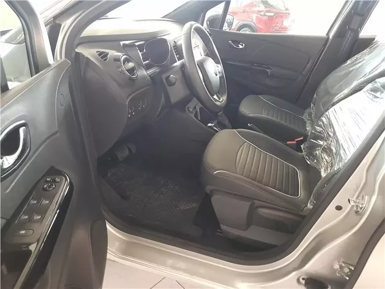 Renault Captur Prata 6