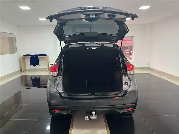 Nissan Kicks Cinza 12