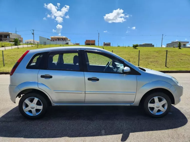 Ford Fiesta Prata 10