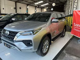 Toyota Hilux SW4