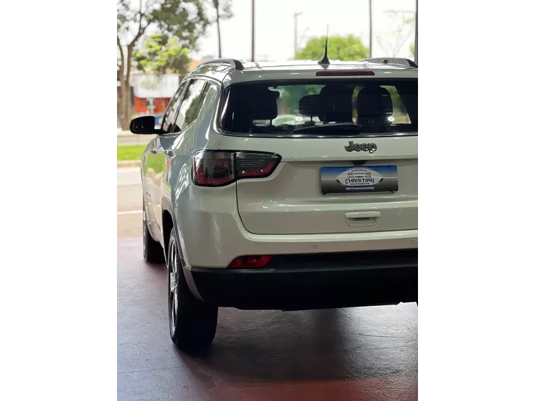 Jeep Compass Branco 10