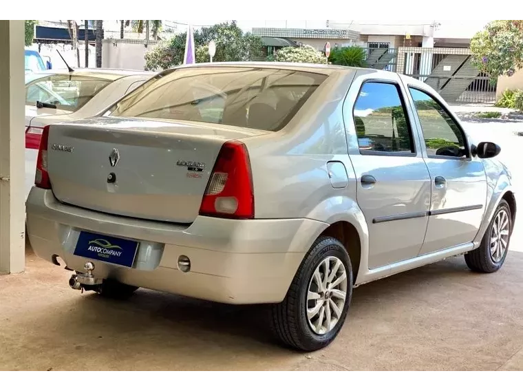 Renault Logan Prata 1