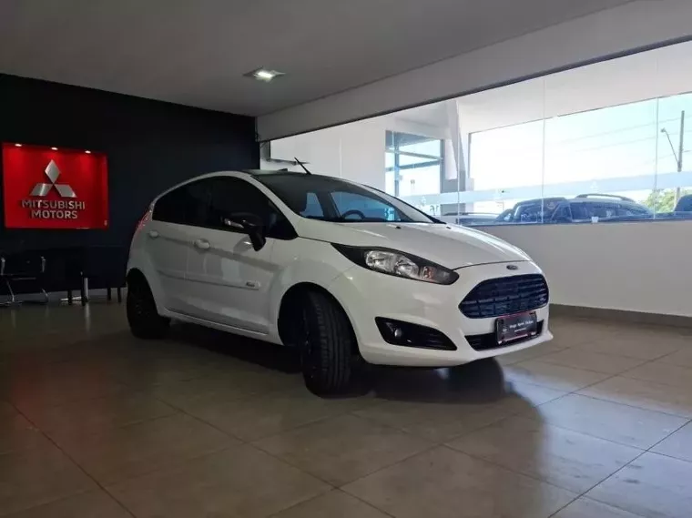 Ford Fiesta Branco 15