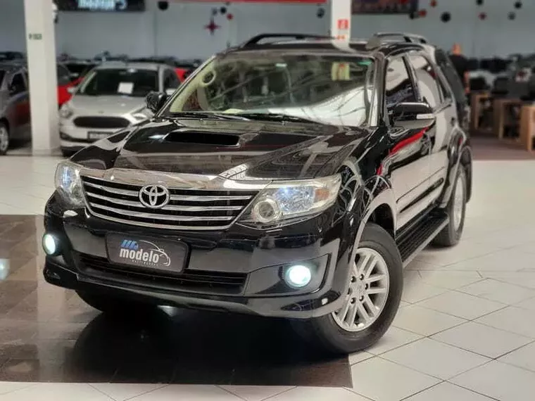 Toyota Hilux SW4 Preto 1