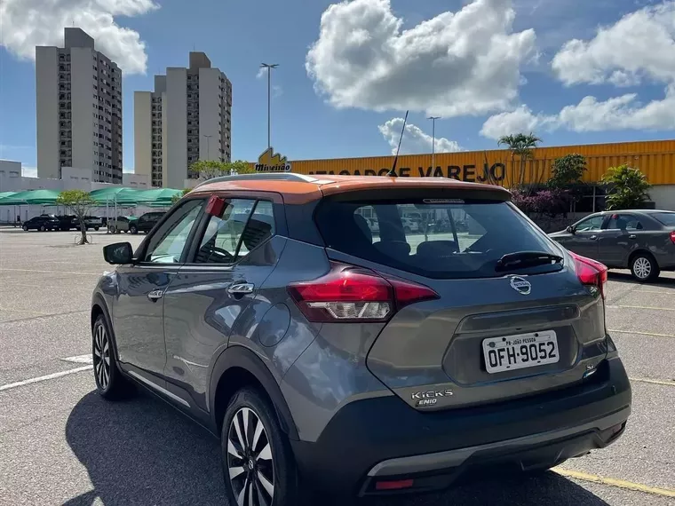 Nissan Kicks Cinza 5