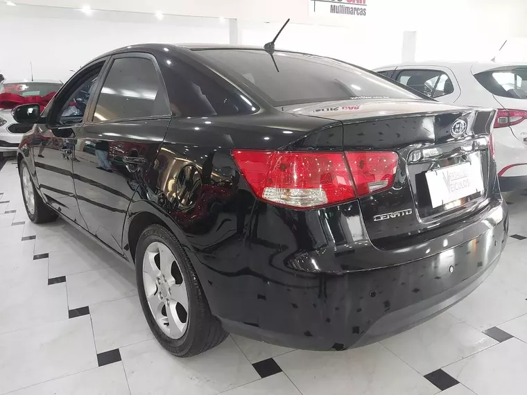 KIA Cerato Preto 6