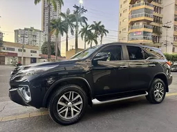Toyota Hilux SW4