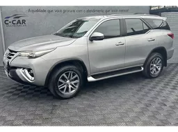 Toyota Hilux SW4